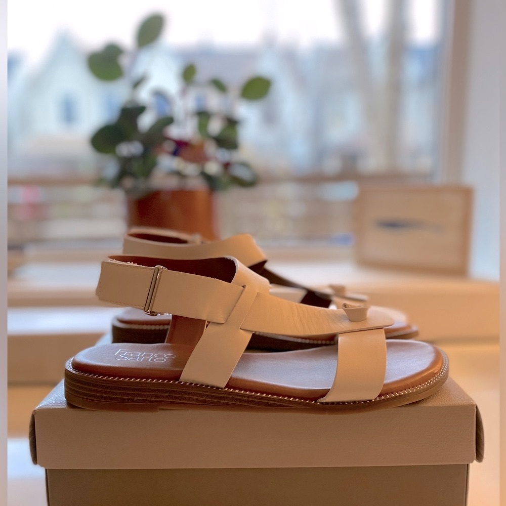 Glenni Sandal in white